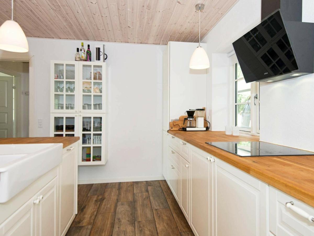10 Person Holiday Home In Glesborg Bagian luar foto