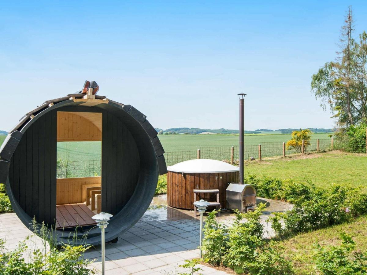 10 Person Holiday Home In Glesborg Ruang foto