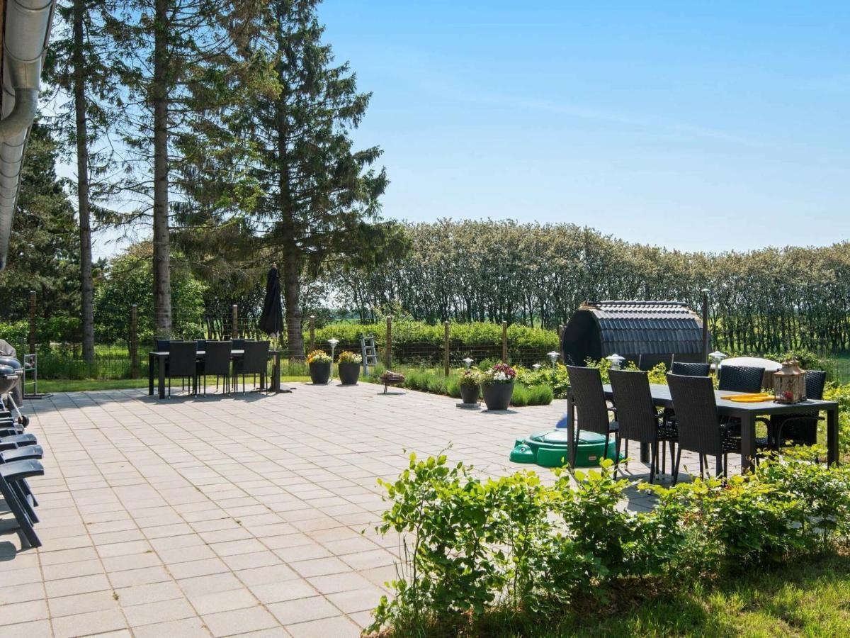 10 Person Holiday Home In Glesborg Ruang foto