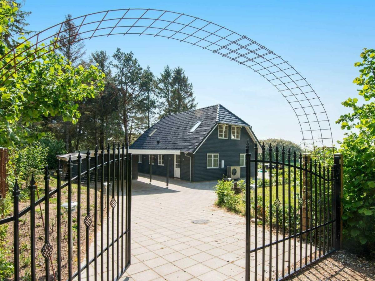10 Person Holiday Home In Glesborg Bagian luar foto