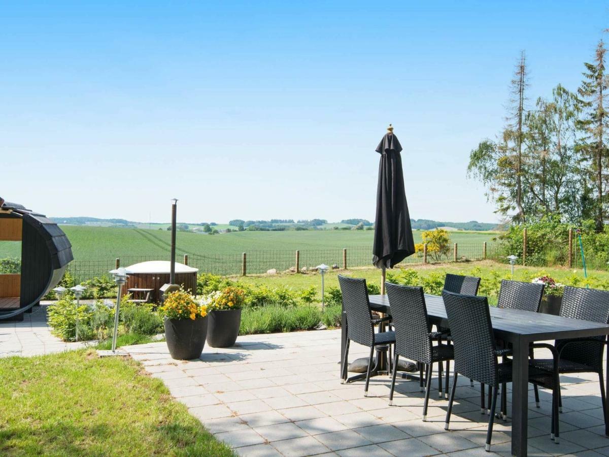 10 Person Holiday Home In Glesborg Bagian luar foto