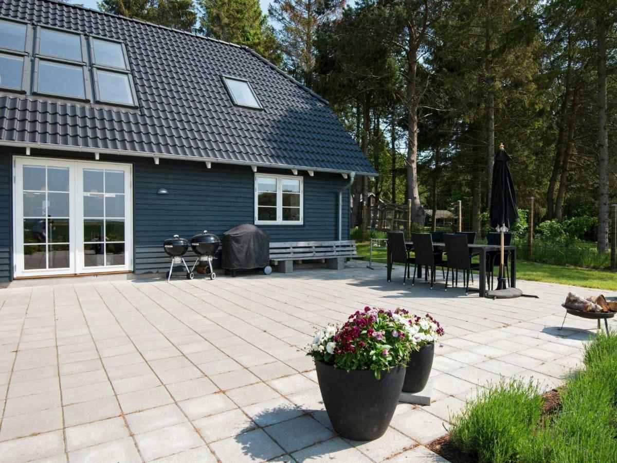 10 Person Holiday Home In Glesborg Bagian luar foto